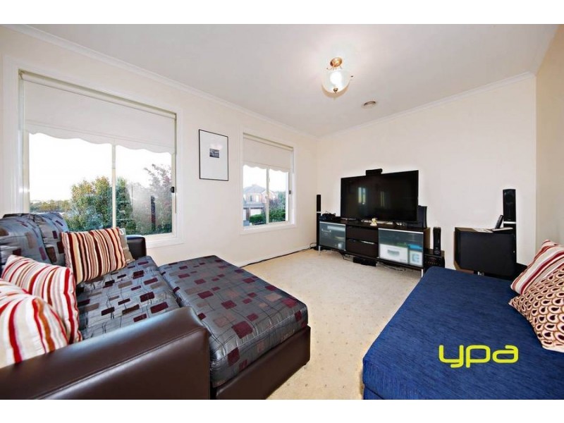 3 Chorlton Place, Caroline Springs VIC 3023