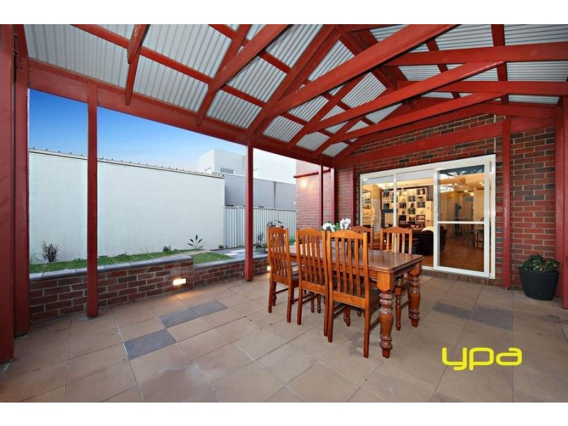 3 Chorlton Place, Caroline Springs VIC 3023