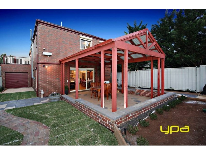 3 Chorlton Place, Caroline Springs VIC 3023