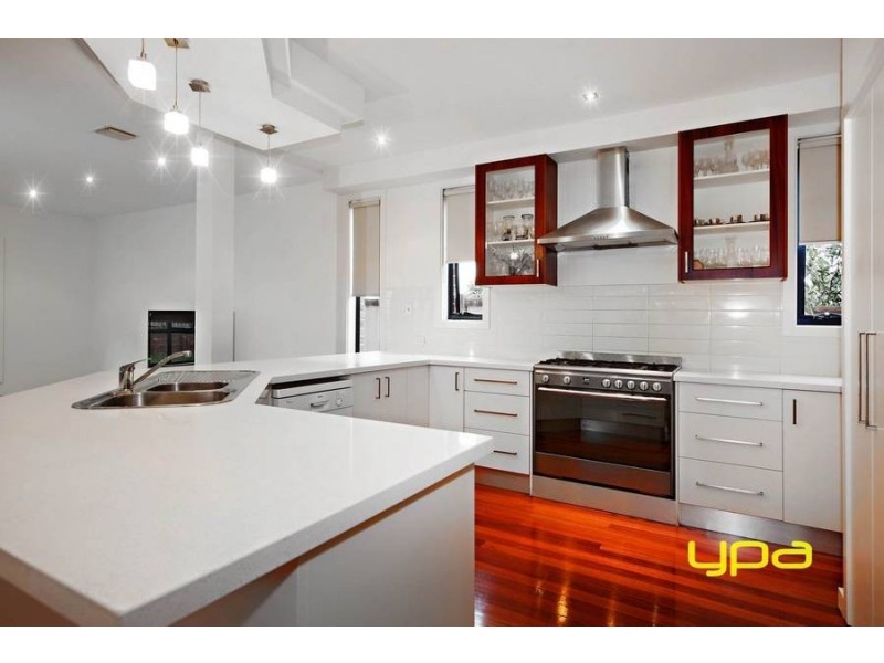 7 Como Glen, Caroline Springs VIC 3023