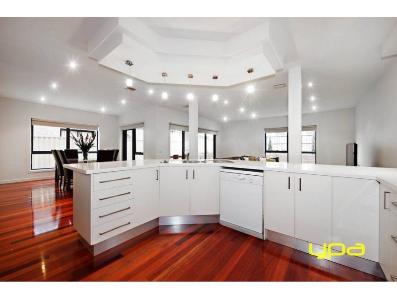 7 Como Glen, Caroline Springs VIC 3023