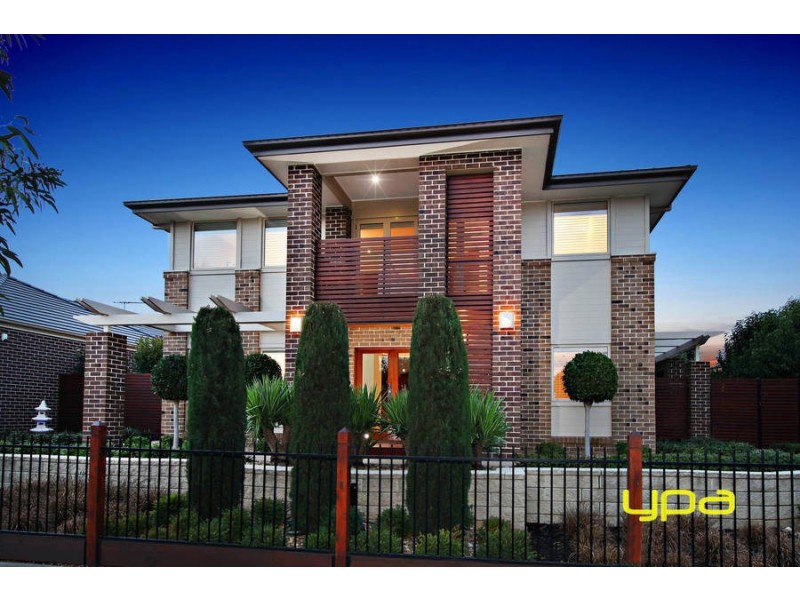 24 Woodward Way, Caroline Springs VIC 3023