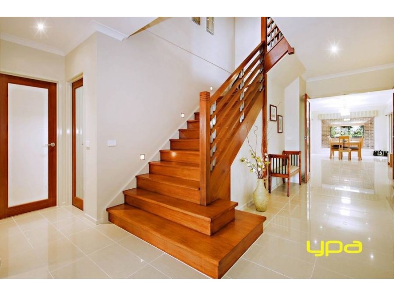 24 Woodward Way, Caroline Springs VIC 3023