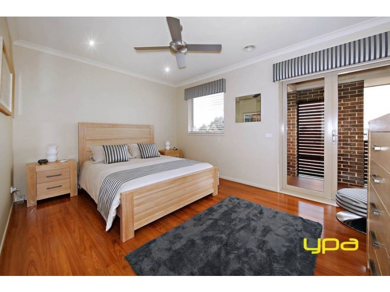 24 Woodward Way, Caroline Springs VIC 3023