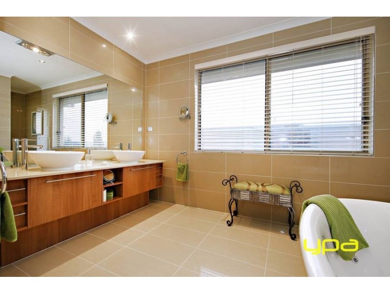 24 Woodward Way, Caroline Springs VIC 3023