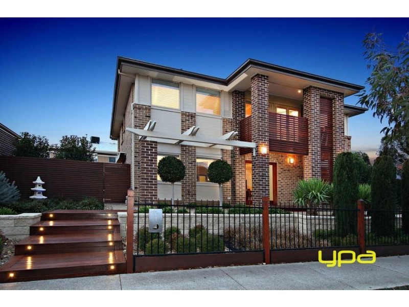 24 Woodward Way, Caroline Springs VIC 3023