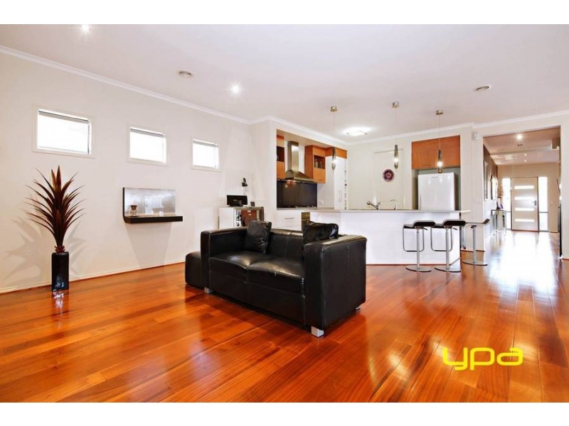 12 Coliban Garden, Caroline Springs VIC 3023