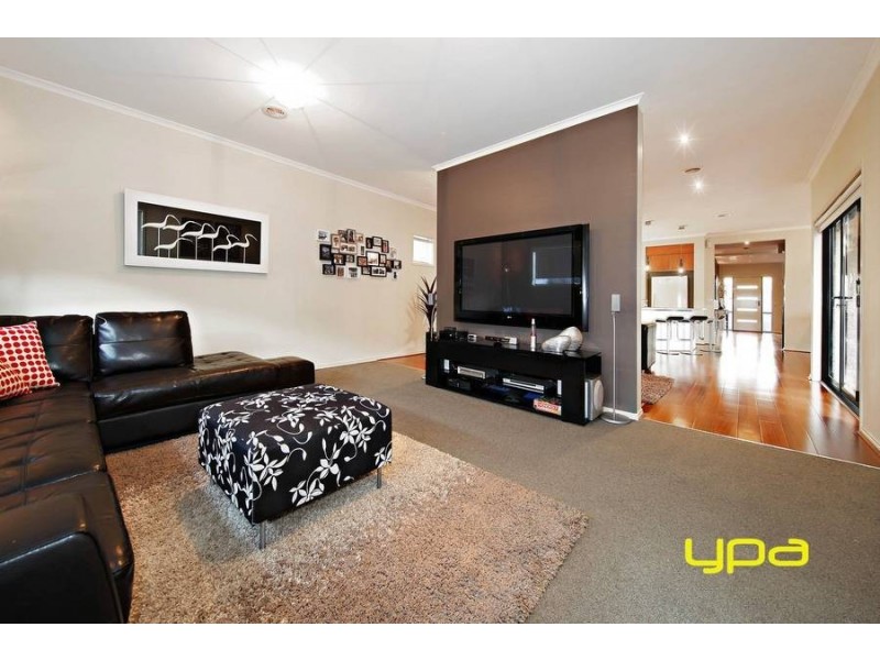 12 Coliban Garden, Caroline Springs VIC 3023