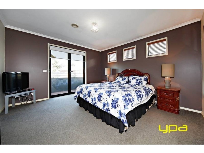 12 Coliban Garden, Caroline Springs VIC 3023