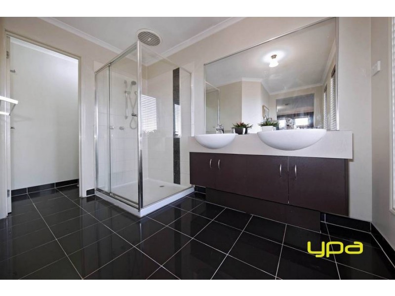 12 Coliban Garden, Caroline Springs VIC 3023