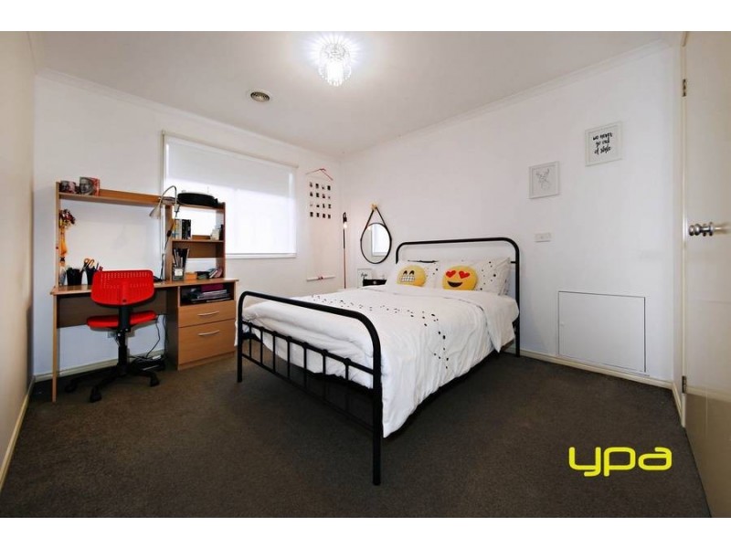 12 Coliban Garden, Caroline Springs VIC 3023