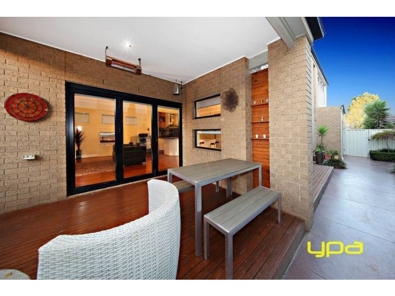 12 Coliban Garden, Caroline Springs VIC 3023