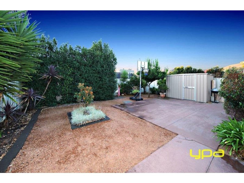 12 Coliban Garden, Caroline Springs VIC 3023