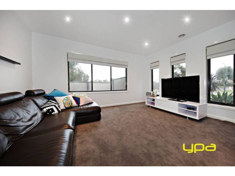 2 Barrwang Street, Cairnlea VIC 3023