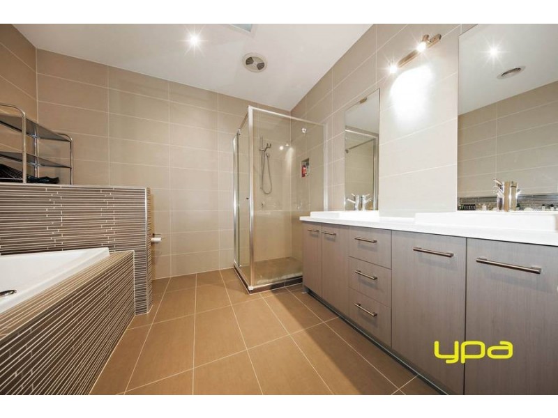 2 Barrwang Street, Cairnlea VIC 3023