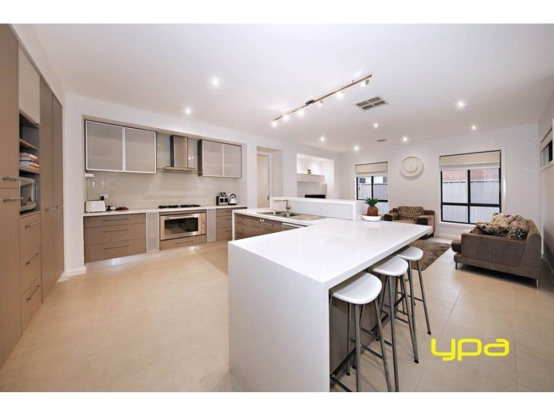 2 Barrwang Street, Cairnlea VIC 3023