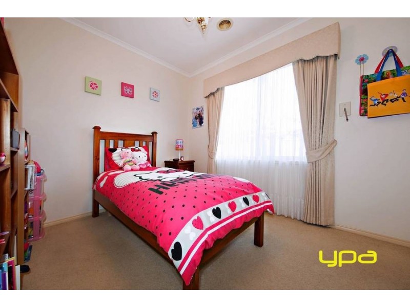 3 Elphinstone Way, Caroline Springs VIC 3023