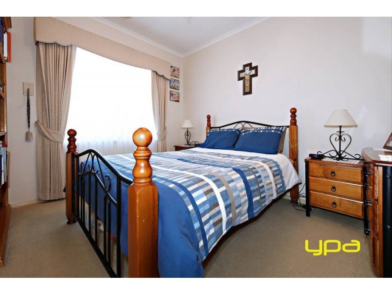 3 Elphinstone Way, Caroline Springs VIC 3023