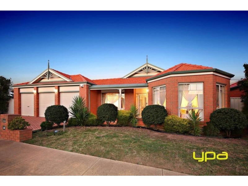 3 Elphinstone Way, Caroline Springs VIC 3023