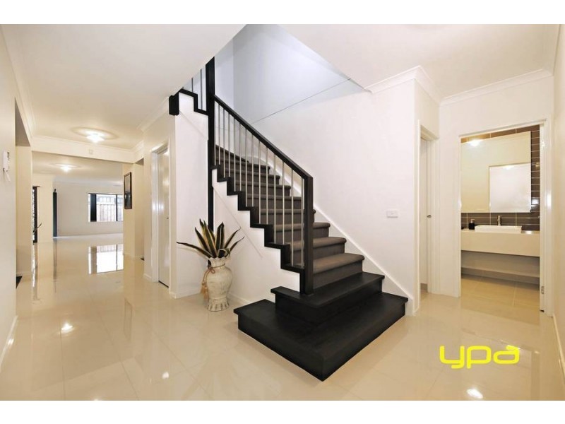 11 Lexington Drive, Burnside VIC 3023