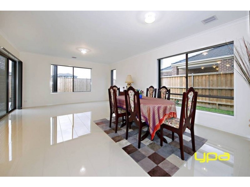 11 Lexington Drive, Burnside VIC 3023