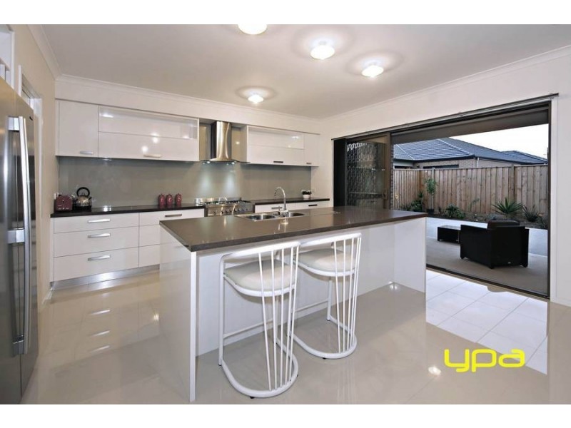 11 Lexington Drive, Burnside VIC 3023