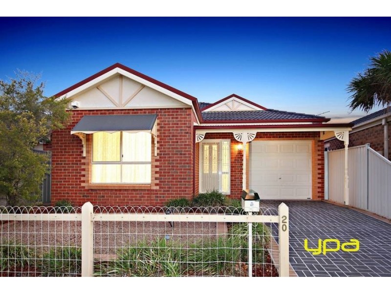20 Clarendon Wynd, Caroline Springs VIC 3023