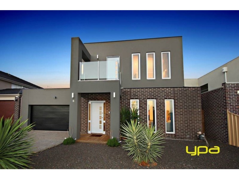 6 Irwin Garden, Caroline Springs VIC 3023