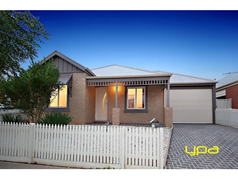 14 Daly Circuit, Caroline Springs VIC 3023