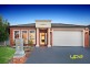 17 Ranmore Grove, Caroline Springs VIC 3023