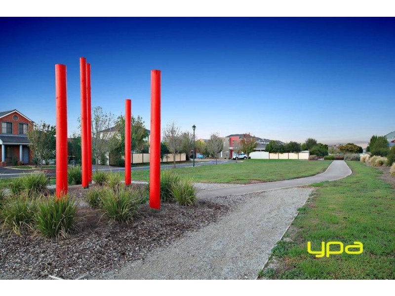 17 Ranmore Grove, Caroline Springs VIC 3023