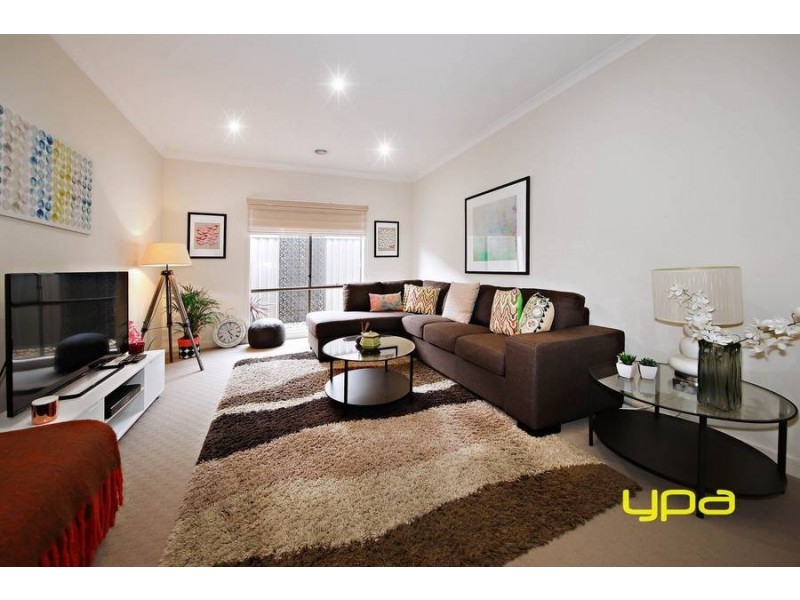 11 The Grange, Caroline Springs VIC 3023