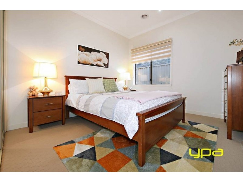 11 The Grange, Caroline Springs VIC 3023