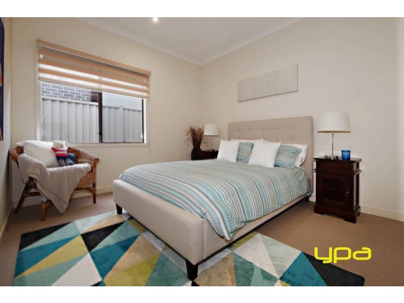 11 The Grange, Caroline Springs VIC 3023