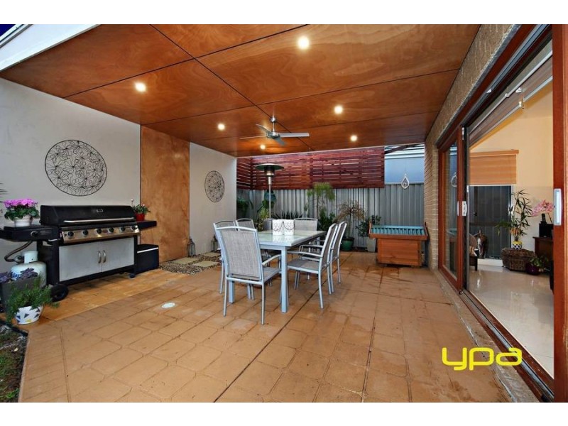 11 The Grange, Caroline Springs VIC 3023