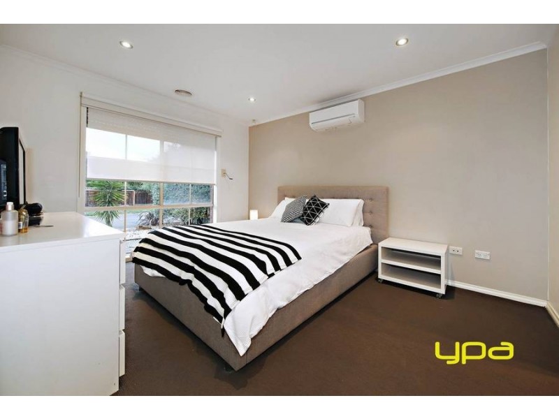 18 Wavertree Avenue, Caroline Springs VIC 3023