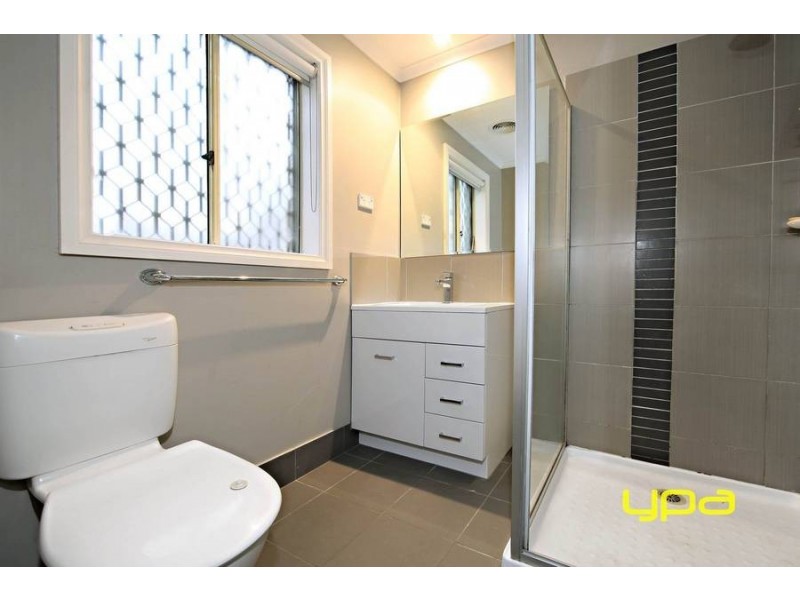 18 Wavertree Avenue, Caroline Springs VIC 3023