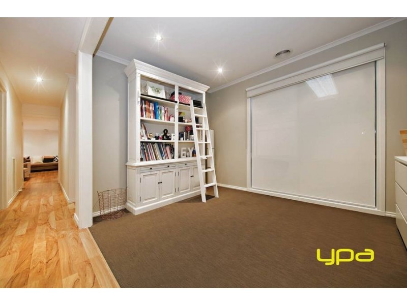 18 Wavertree Avenue, Caroline Springs VIC 3023