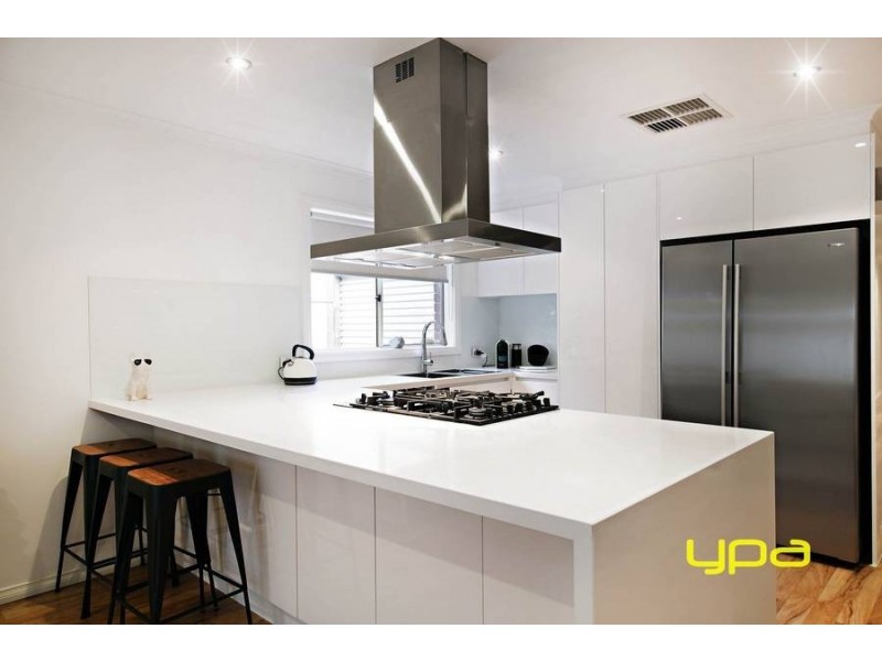 18 Wavertree Avenue, Caroline Springs VIC 3023