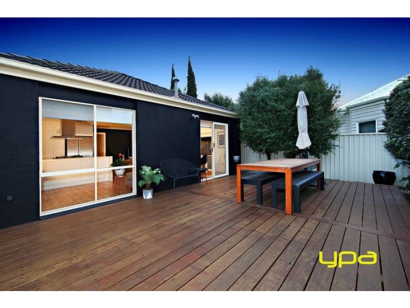 18 Wavertree Avenue, Caroline Springs VIC 3023