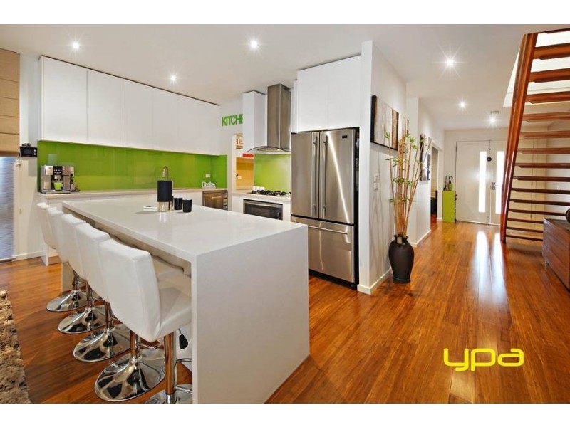 15 Herring Loop, Caroline Springs VIC 3023