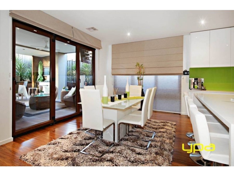 15 Herring Loop, Caroline Springs VIC 3023