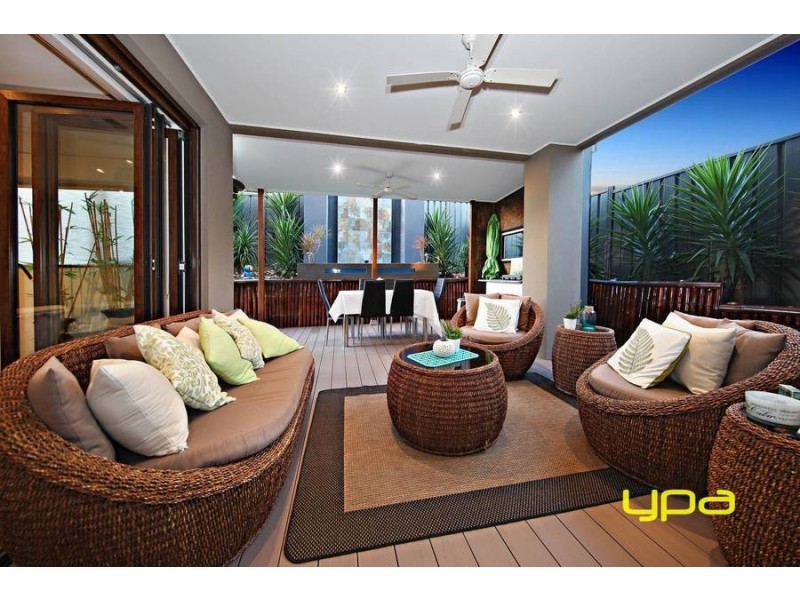 15 Herring Loop, Caroline Springs VIC 3023