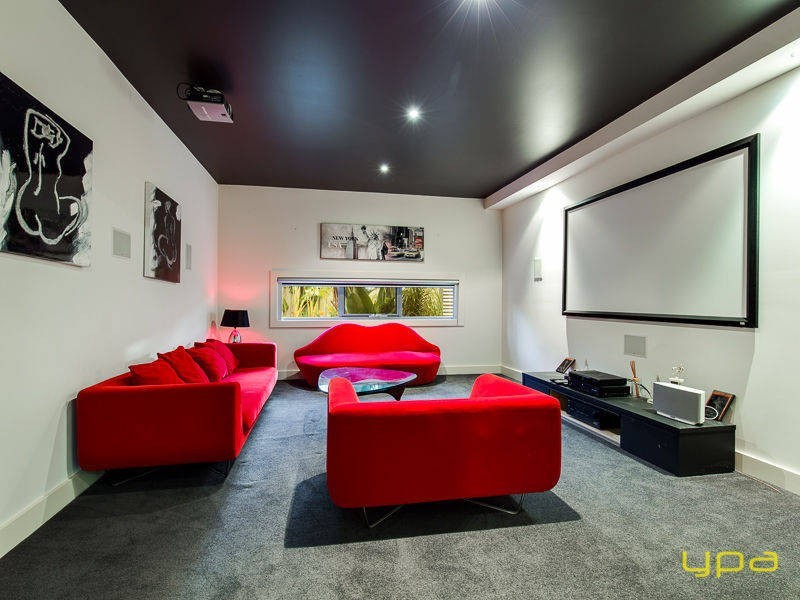 34 Kororoit Approach, Caroline Springs VIC 3023