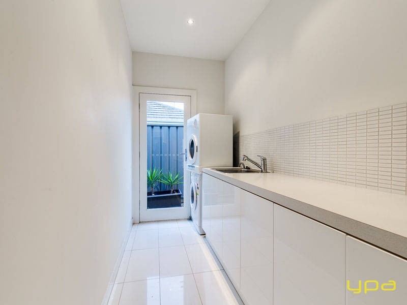 34 Kororoit Approach, Caroline Springs VIC 3023