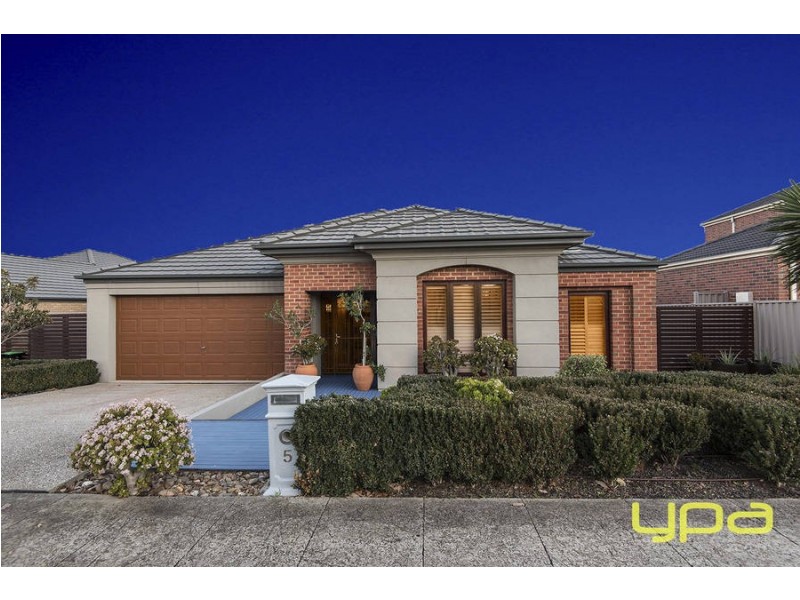 5 Woodbury Avenue, Caroline Springs VIC 3023