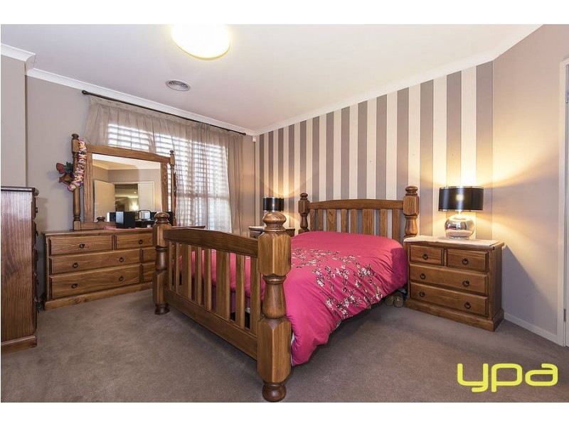 5 Woodbury Avenue, Caroline Springs VIC 3023