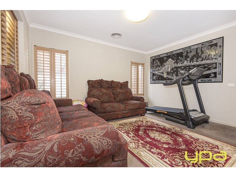 5 Woodbury Avenue, Caroline Springs VIC 3023