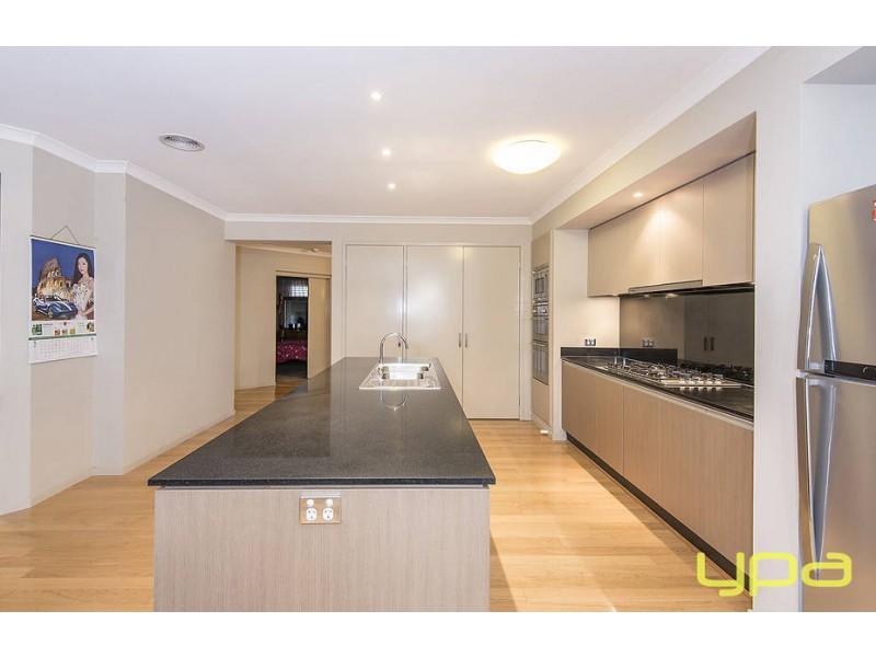 5 Woodbury Avenue, Caroline Springs VIC 3023