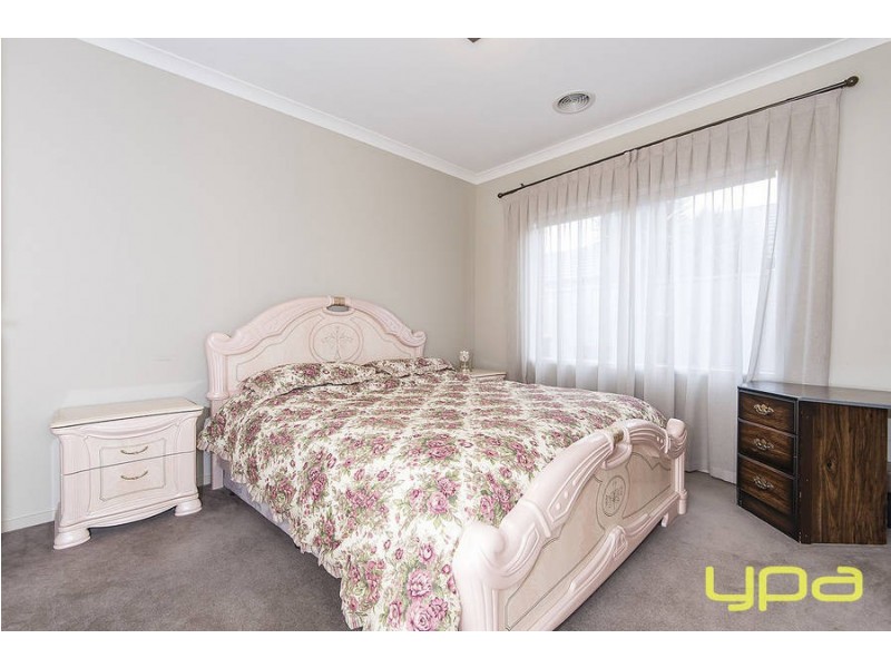 5 Woodbury Avenue, Caroline Springs VIC 3023